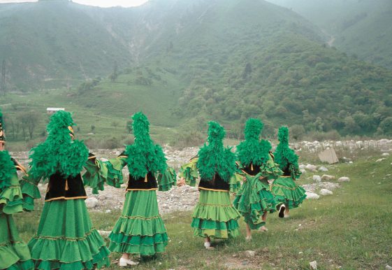 danses kazakhes, photographie de Claudine Doury de la série louant beauty
