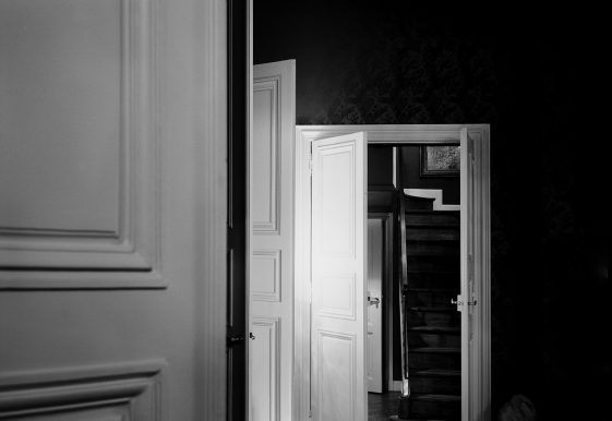 alexandra-catiere-doors-galerie-in-camera