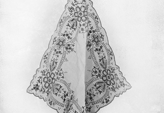 alexandra-catiere-white-handkerchief-galerie-in-camera